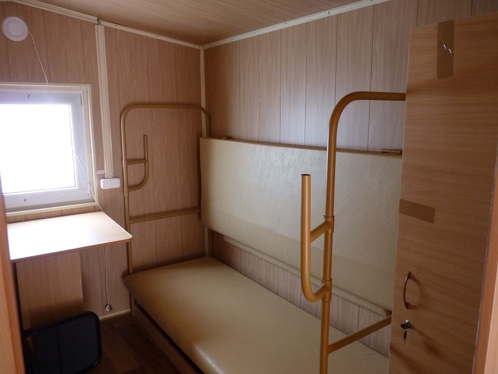 кровать с рундуком для вагон домов
